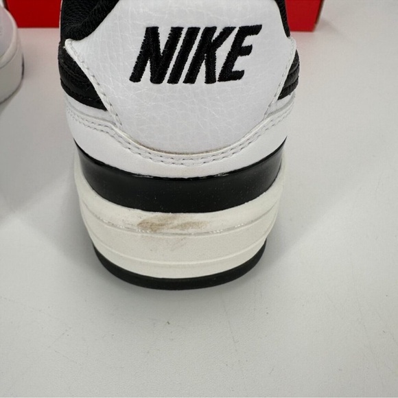 Nike Women's Gamma Force Sneakers sz 7.5 Lace-Up Shoes White/Black DX9176-100 - Picture 8 of 10